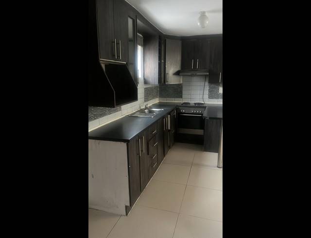2 BEDROOM FREEHOLD FOR SALE IN WALLACEDENE